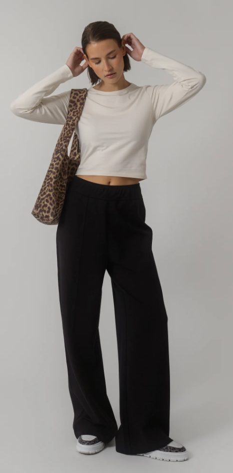 
                
                    Laden Sie das Bild in den Galerie-Viewer, OH APRIL Velah Wide Leg Trousers Farbe Schwarz
                
            